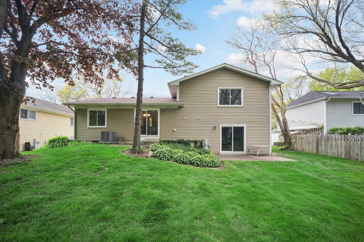 51 Chelsea Lane Cary, IL 60013 - Photo 19 of 23