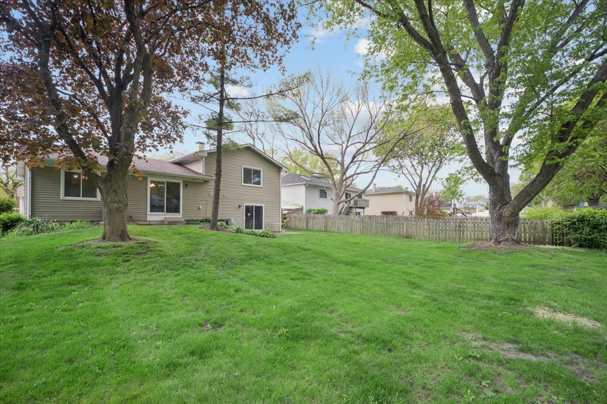51 Chelsea Lane Cary, IL 60013 - Photo 20 of 23