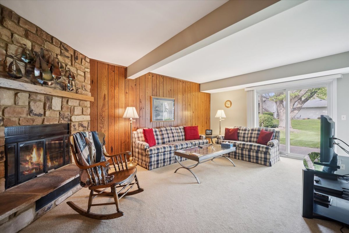 51 Chelsea Lane Cary, IL 60013 - Photo 9 of 23