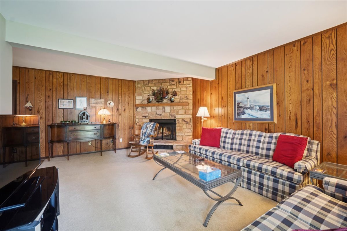 51 Chelsea Lane Cary, IL 60013 - Photo 10 of 23