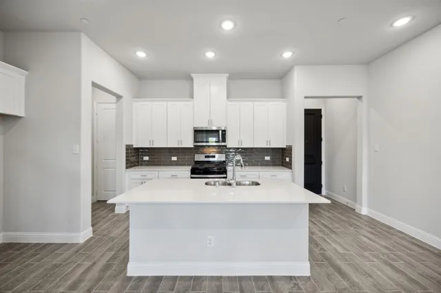 $557,500 | 817 Heart Reef Road, Plano, TX 75075