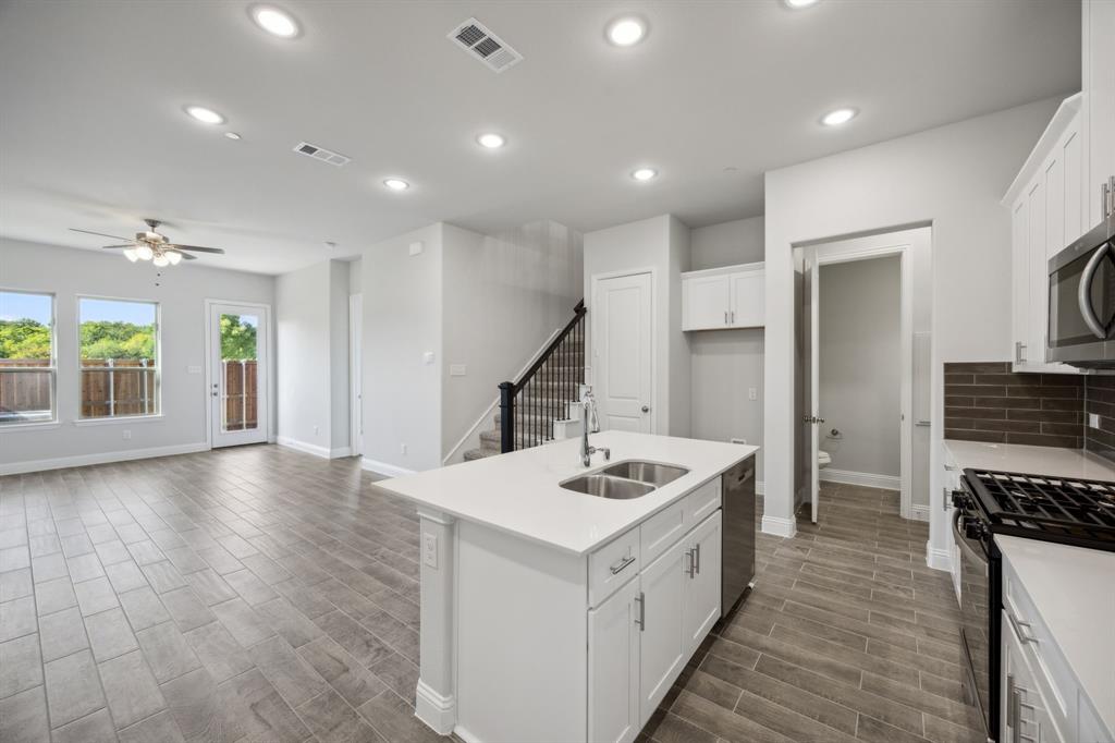 817 Heart Reef Road Plano, TX 75075 - Photo 3 of 21