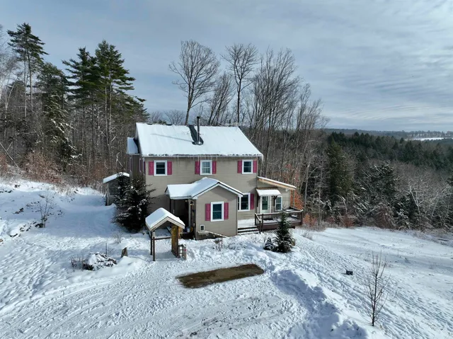 $449,000 | 60 Currier Hill Road, Topsham, VT 05040