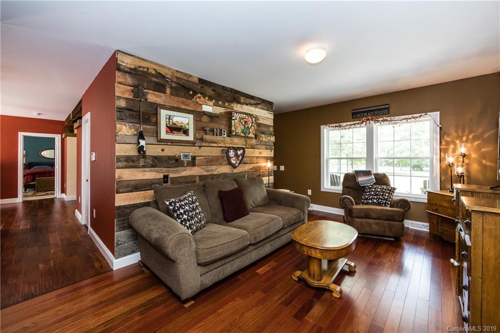 1943 Sutton Spring Road York, SC 29745 - Photo 5 of 48