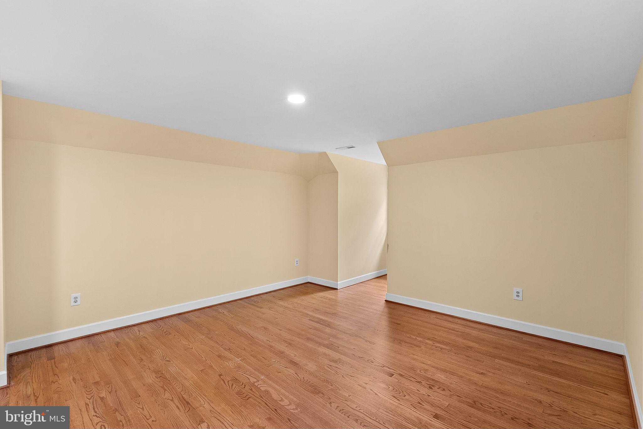 190 Falcon Ridge Road Great Falls, VA 22066 - Photo 64 of 122 Upper Level 2 Bedroom #6