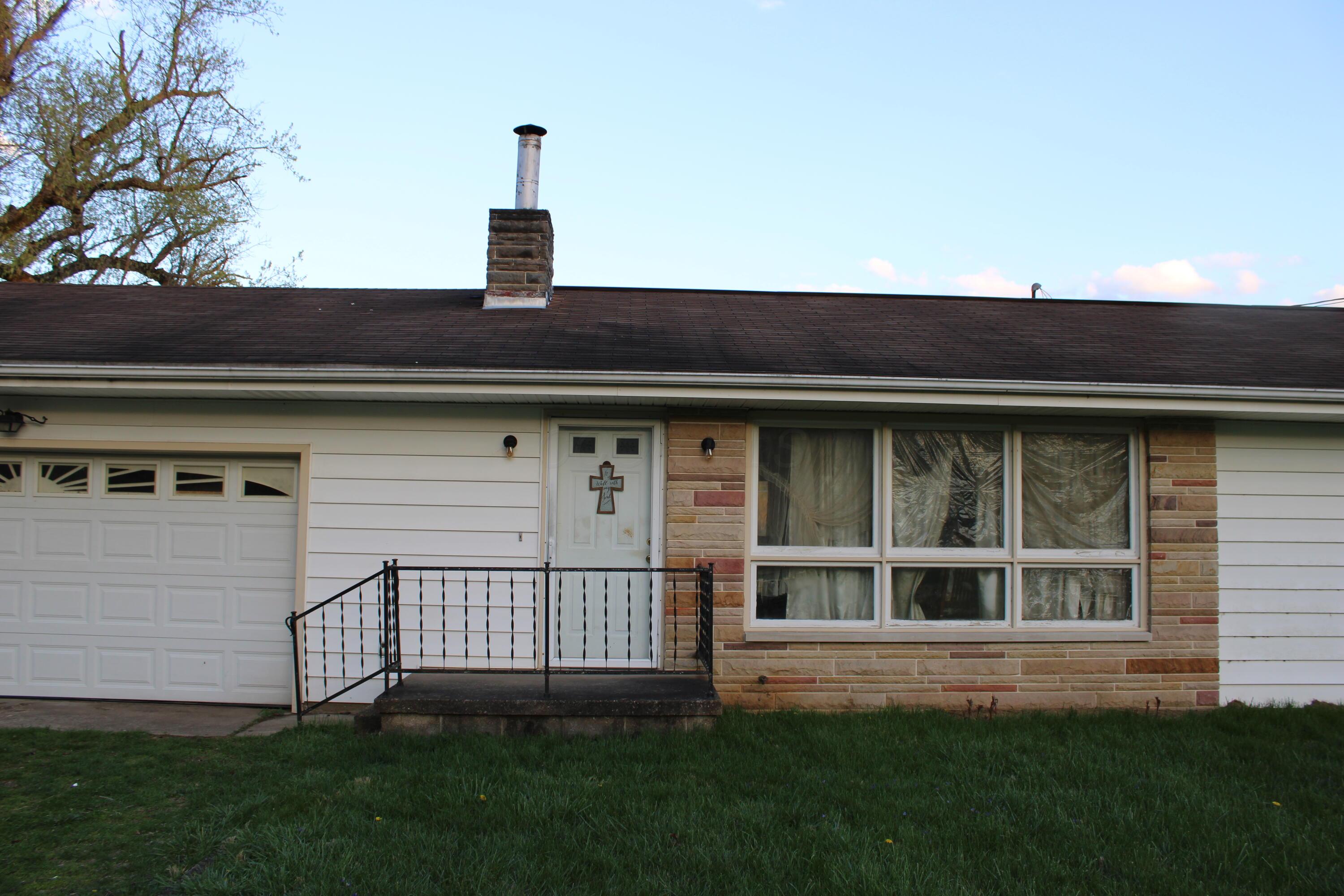 3270 Riverside Airport Road Zanesville, OH 43701 - Photo 3 of 24 Front
