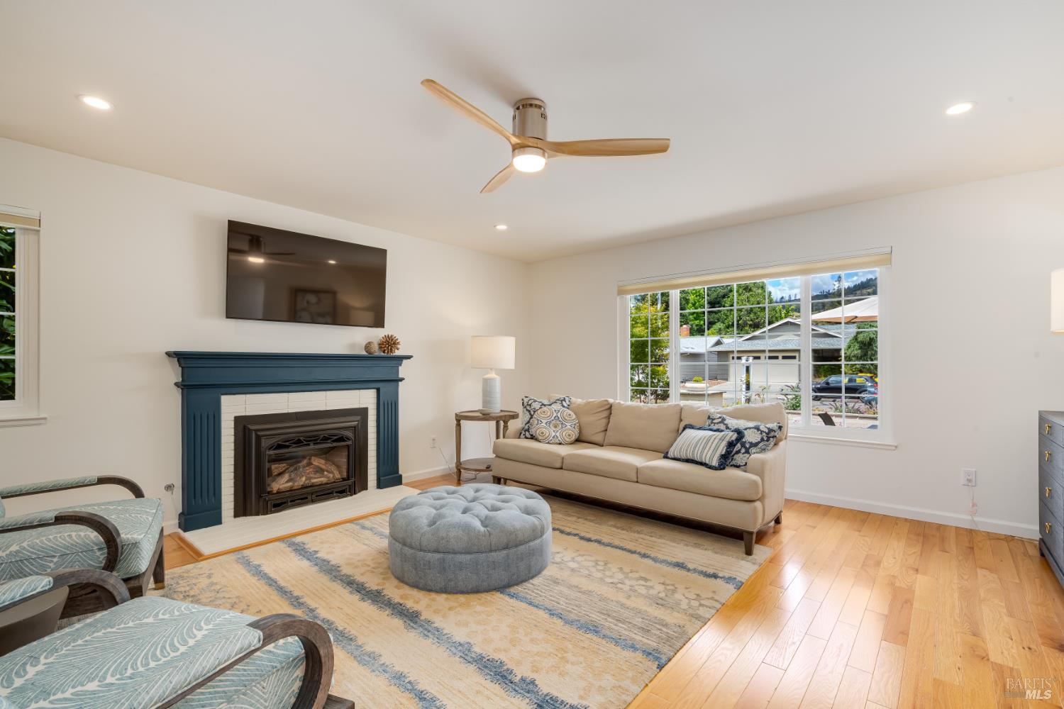 7000 Oak Leaf Drive Santa Rosa, CA 95409 - Photo 10 of 57