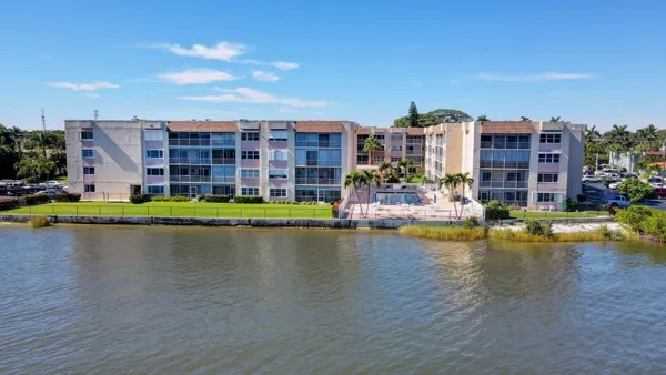 $184,900 | 1516 South Lakeside Drive, Unit 110, Lake Worth Beach, FL 33460