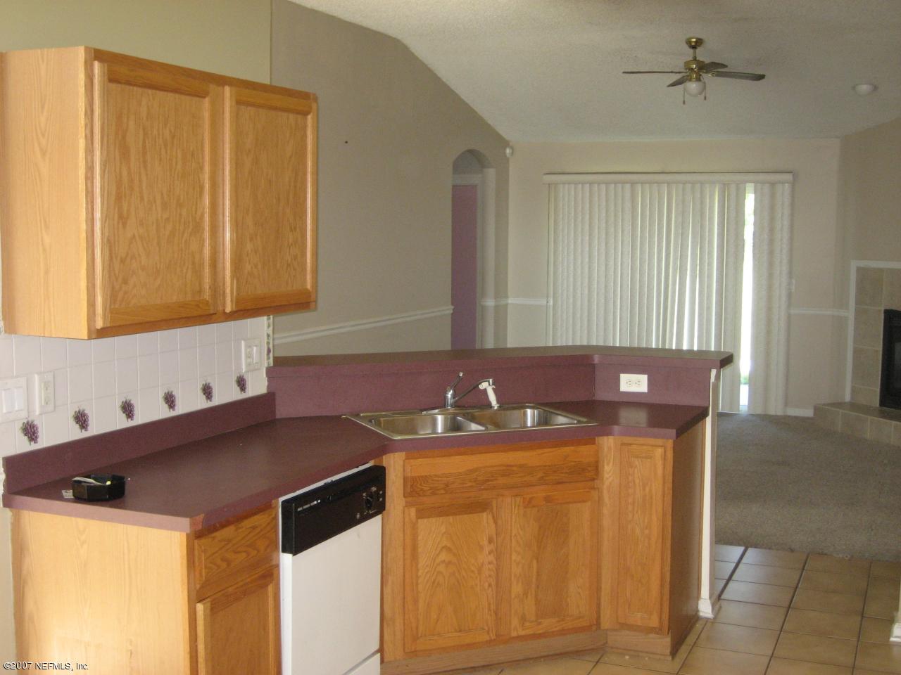 10340 Red Tip Road Jacksonville, FL 32218 - Photo 6 of 8 Kitchen/Living Room