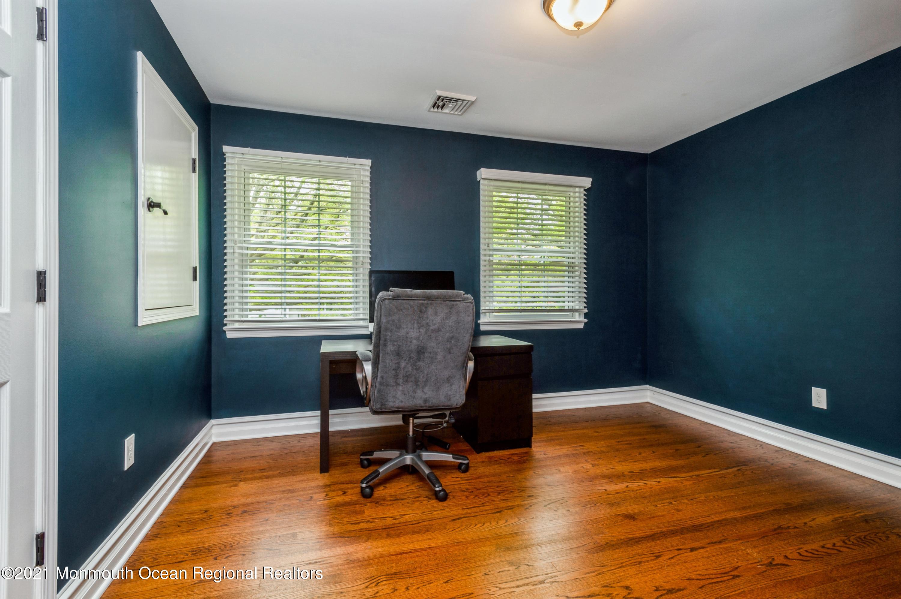 186 Ballantine Road Middletown, NJ 07748 - Photo 17 of 25 17_186Ballentine_153_2ndBedroom_HiRes