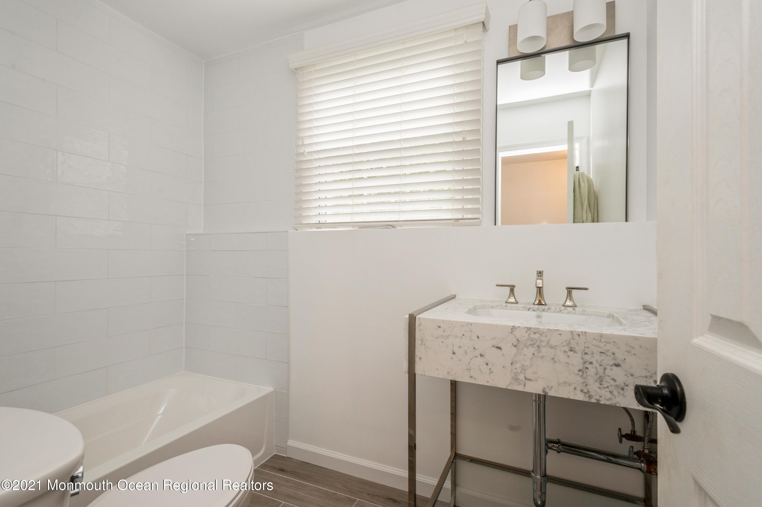 186 Ballantine Road Middletown, NJ 07748 - Photo 21 of 25 21_186Ballentine_9_2ndBathroom_HiRes