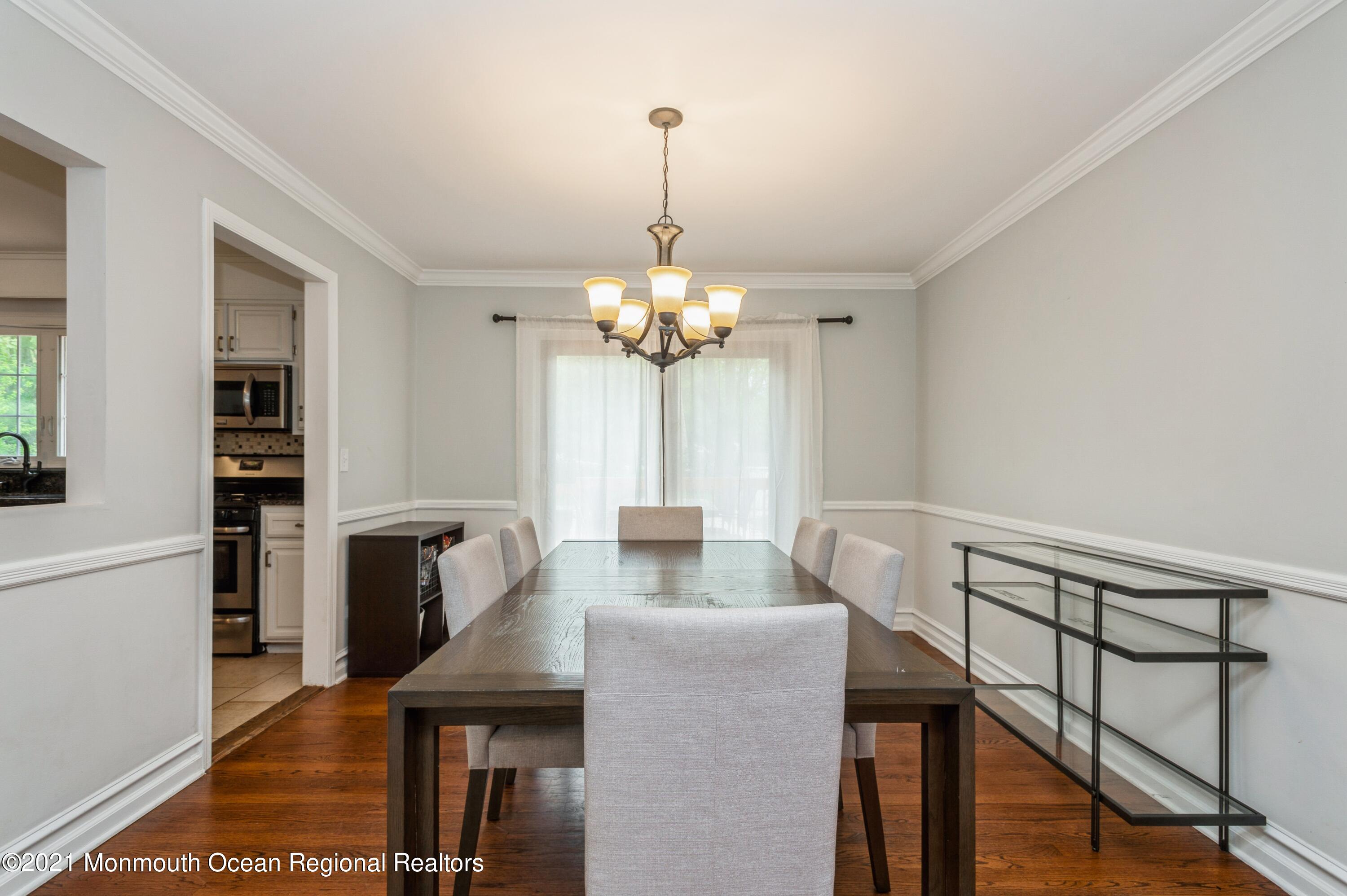 186 Ballantine Road Middletown, NJ 07748 - Photo 9 of 25 09_186Ballentine_2_DiningRoom_HiRes