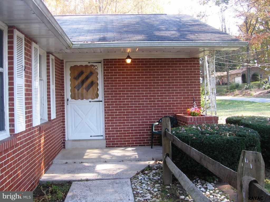 27 Valley Road Shrewsbury, PA 17361 - Photo 2 of 14 Gallery Image 2