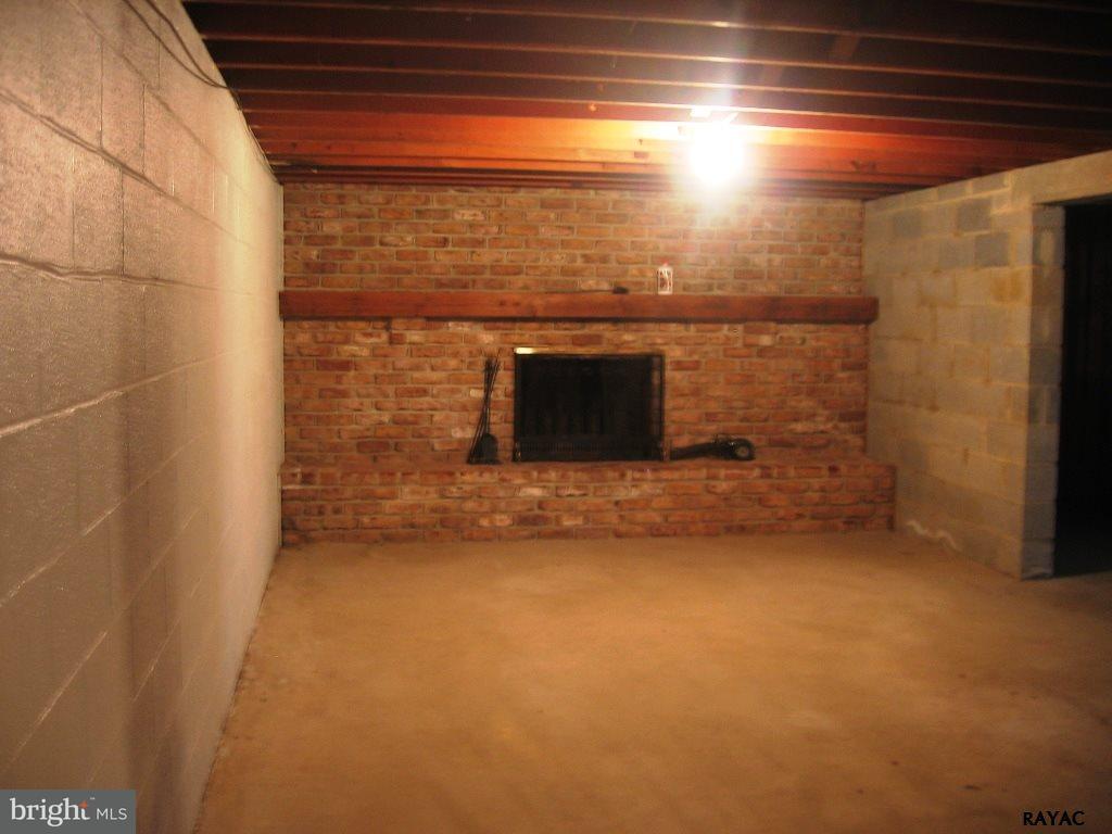 27 Valley Road Shrewsbury, PA 17361 - Photo 5 of 14 Gallery Image 5