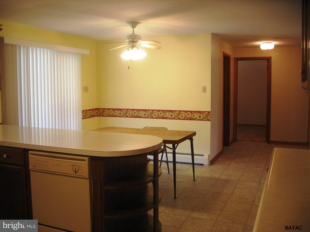 27 Valley Road Shrewsbury, PA 17361 - Photo 7 of 14 Gallery Image 7