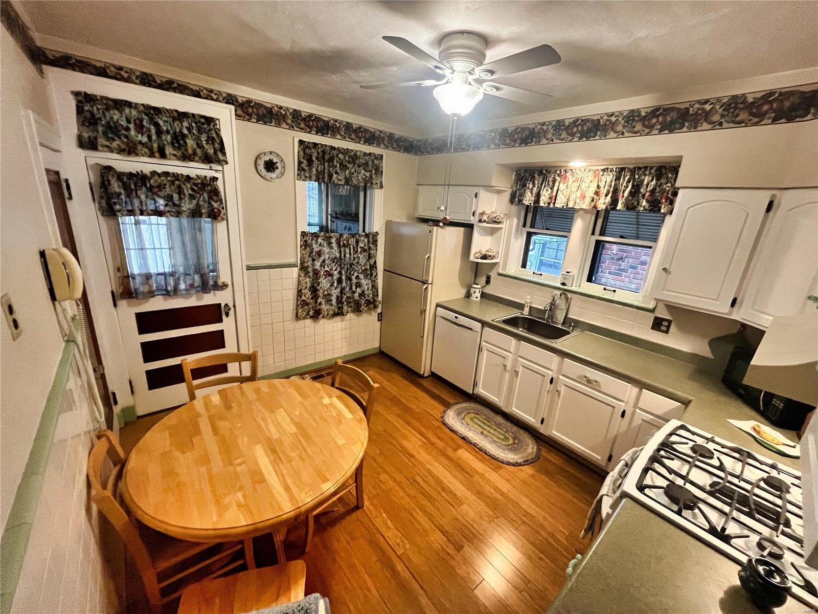5721 Rhodes Avenue St. Louis, MO 63109 - Photo 12 of 23 Gallery Image 12