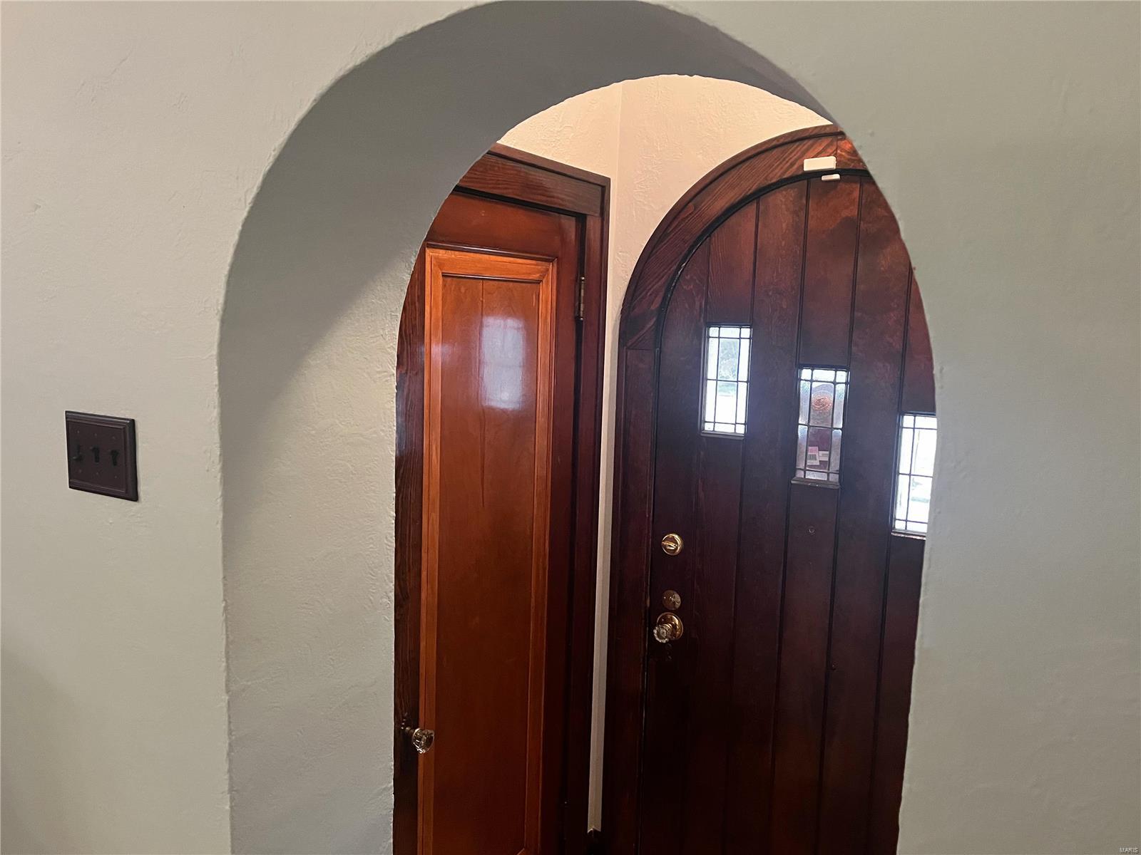 5721 Rhodes Avenue St. Louis, MO 63109 - Photo 2 of 23 Gallery Image 2