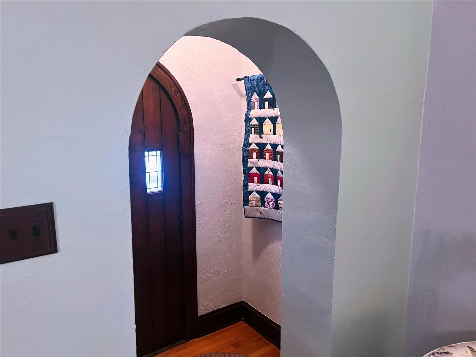 5721 Rhodes Avenue St. Louis, MO 63109 - Photo 3 of 23 Gallery Image 3