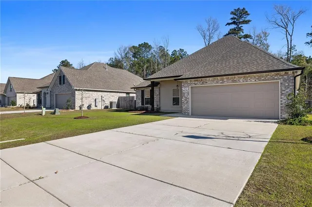 $269,000 | 39642 Fairhope Drive, Ponchatoula, LA 70454