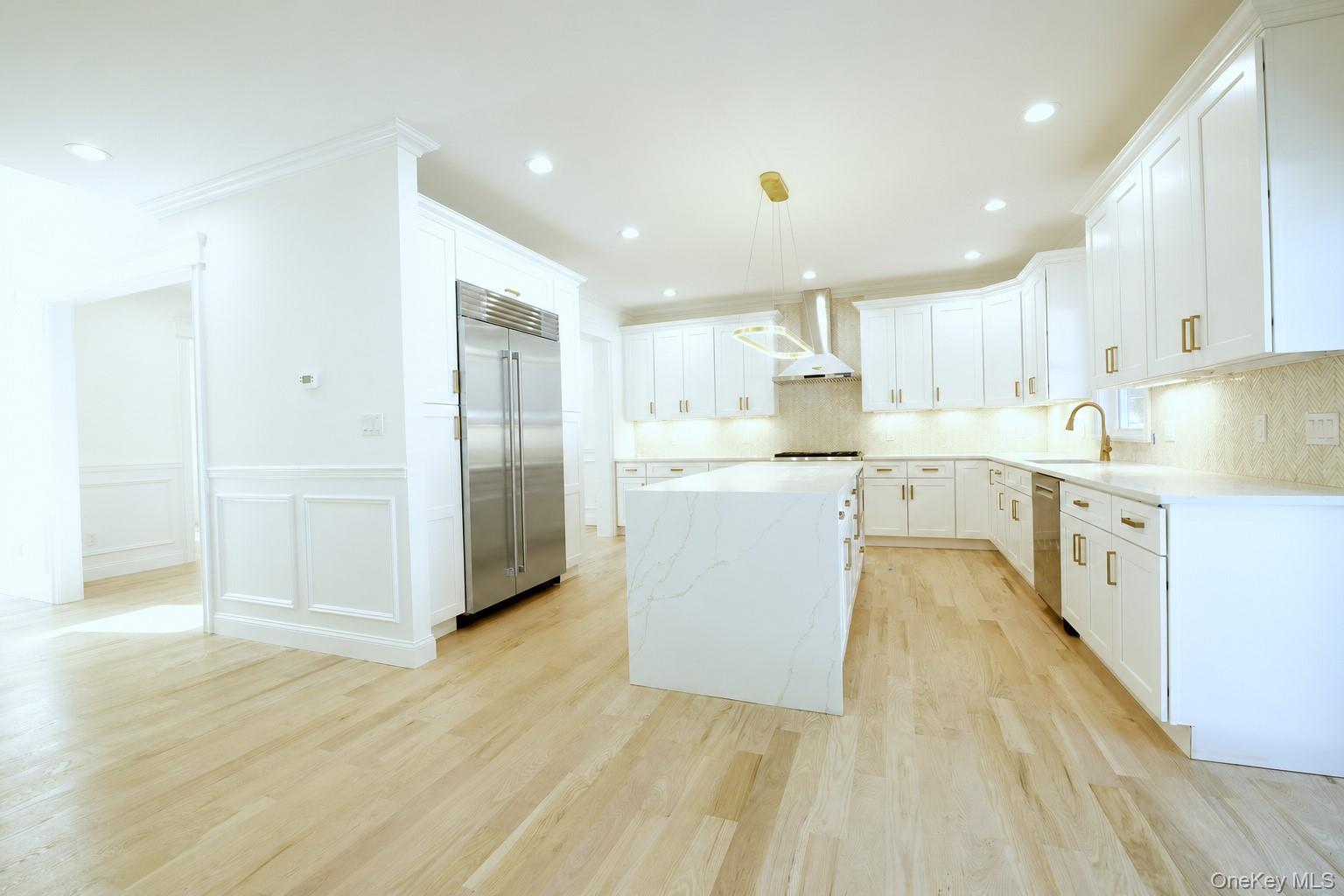 1320 R Street Elmont, NY 11003 - Photo 6 of 33