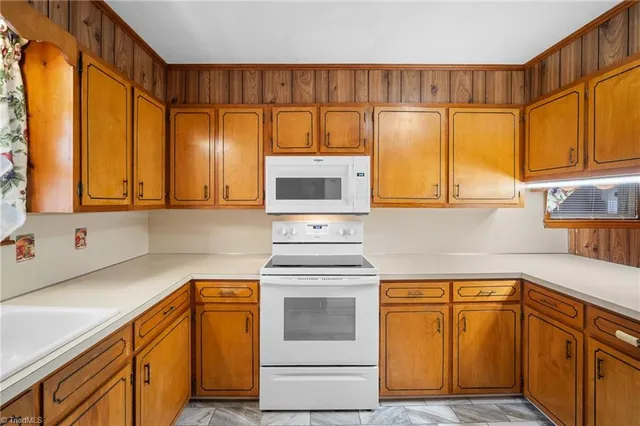 $235,000 | 445 Garland Drive, Lexington, NC 27295