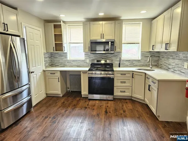 $3,200 | 500 Brinckerhoff Avenue, Unit 2, Fort Lee, NJ 07024