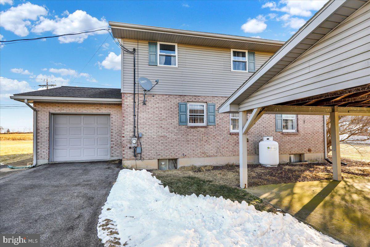 992 Kohler Road Mertztown, PA 19539 - Photo 6 of 27 Gallery Image 6