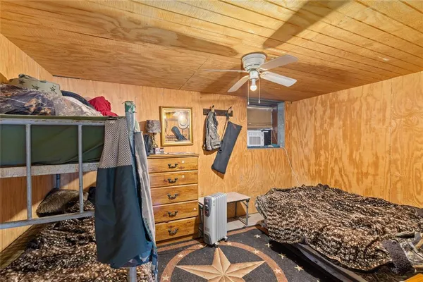 $1,830,180 | 401 County Road 498, Goldsboro, TX 79519