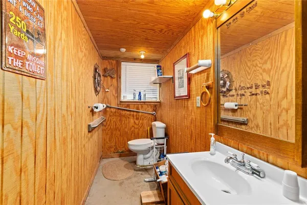 $1,830,180 | 401 County Road 498, Goldsboro, TX 79519