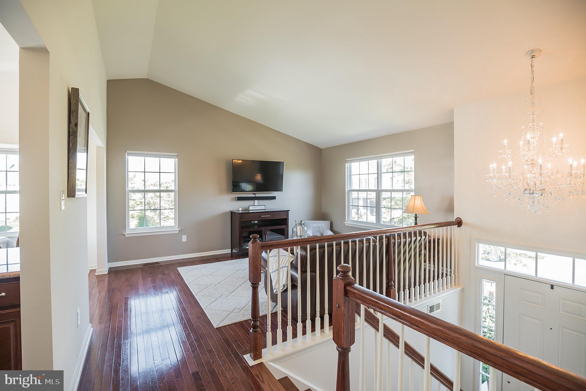 32 Buckeye Road Swedesboro, NJ 08085 - Photo 14 of 30 Hardwood wood floors Open Living room