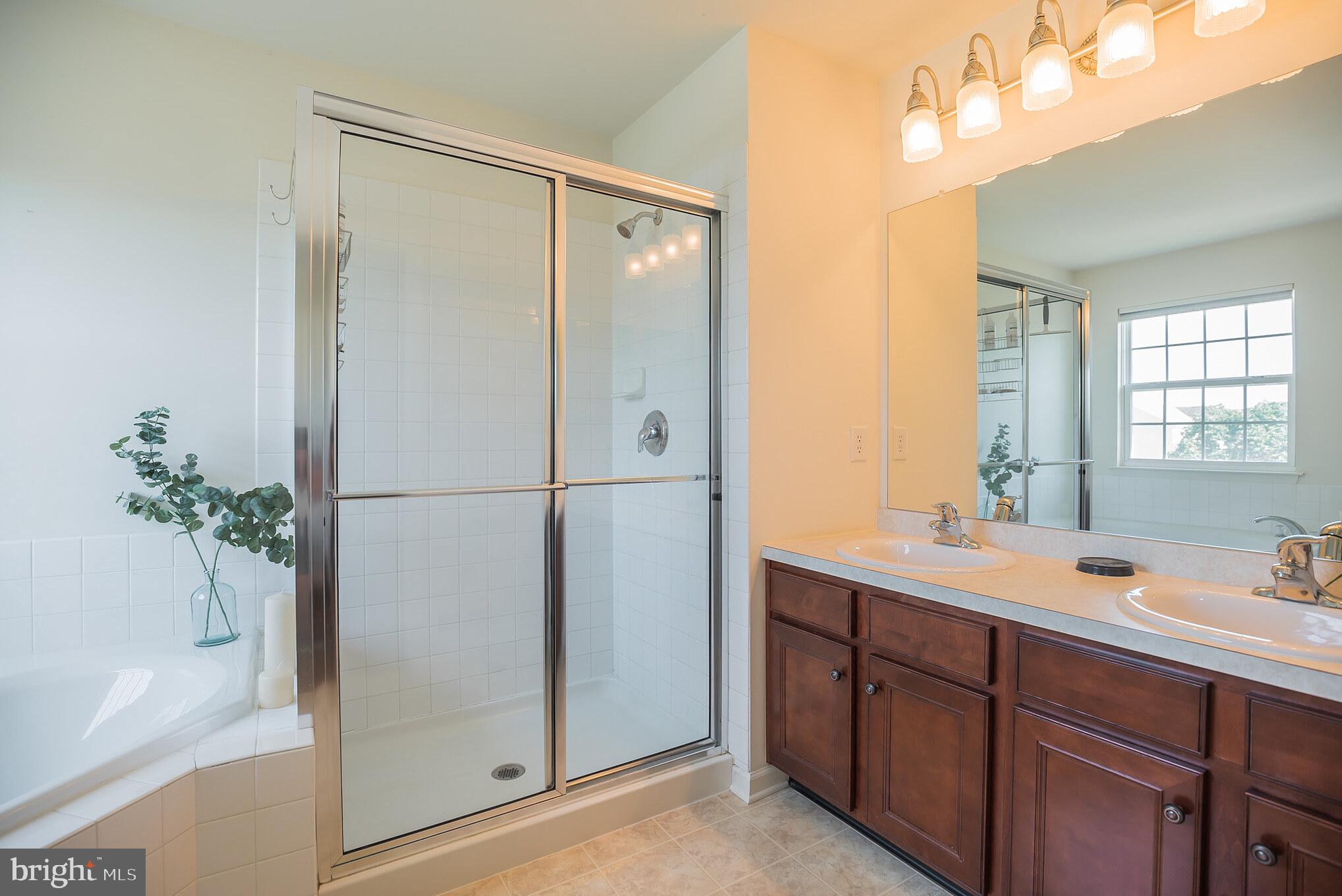 32 Buckeye Road Swedesboro, NJ 08085 - Photo 17 of 30 Master Bath