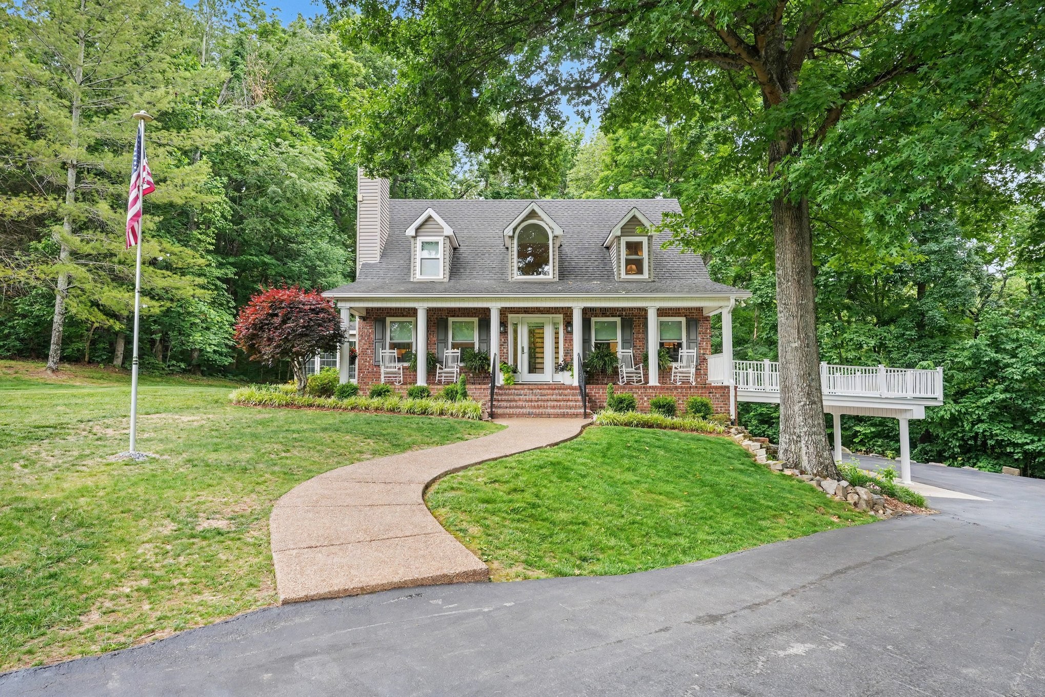 5833 Highway 76 East Springfield, TN 37172 - Photo 2 of 66 front view of a house with a yard