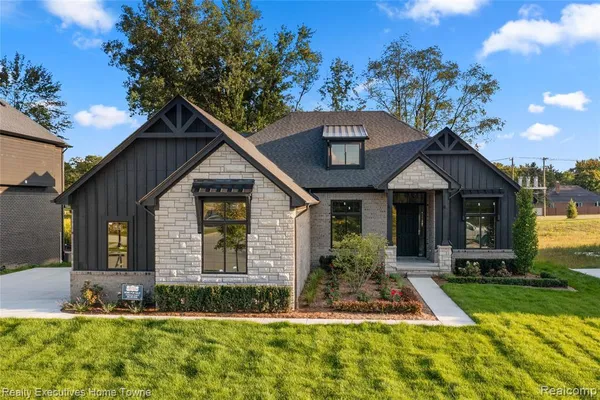 $765,455 | 35071 Woodside Drive, Richmond, MI 48062