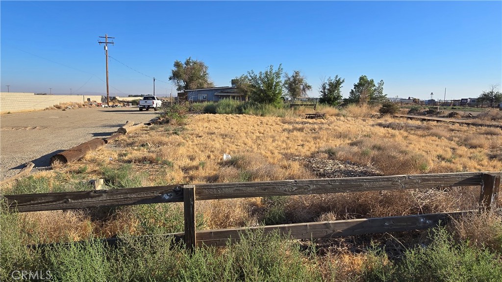 6545 East Ave H Lancaster, CA 93535 - Photo 2 of 2 a view of a ocean view