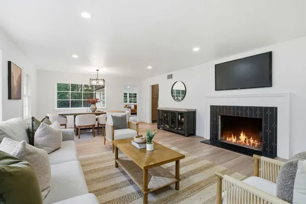 $1,099,000 | 894 Larch Lane, Sacramento, CA 95864