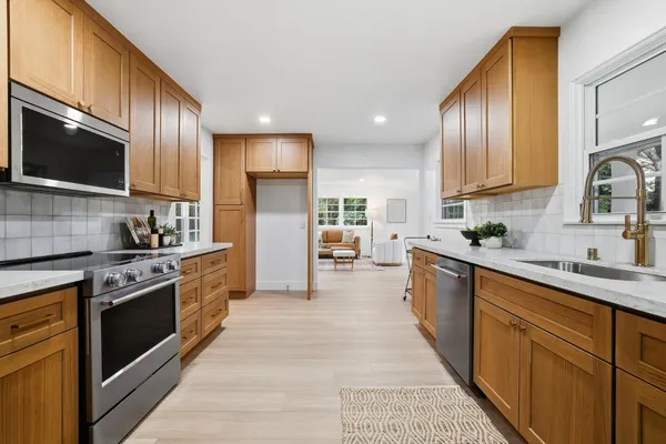 $1,099,000 | 894 Larch Lane, Sacramento, CA 95864
