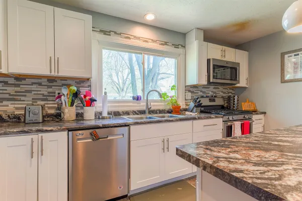 $159,900 | 211 West 8th Street, Grandview, IN 47615