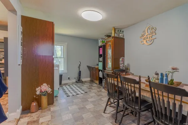$159,900 | 211 West 8th Street, Grandview, IN 47615