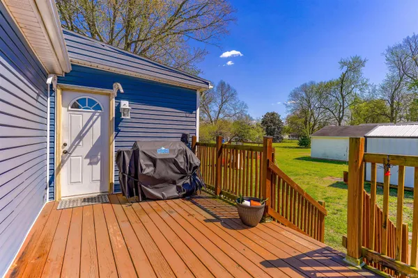 $159,900 | 211 West 8th Street, Grandview, IN 47615