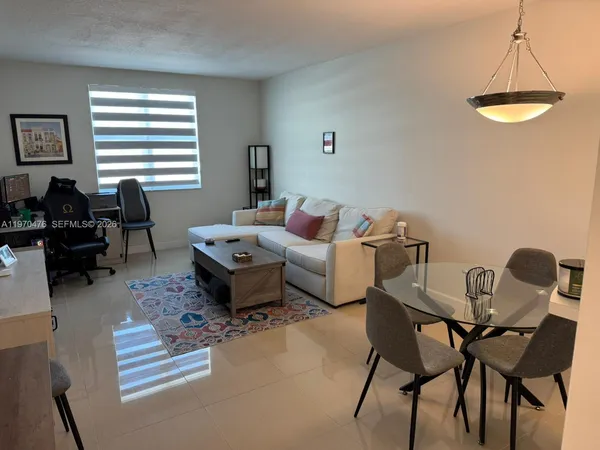 $2,195 | Douglas Grand, Coral Gables, FL 33134