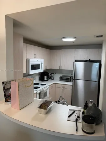 $2,195 | Douglas Grand, Coral Gables, FL 33134