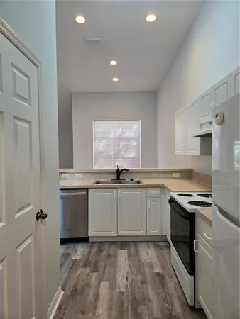 $1,875 | 13200 West Newberry Road, Unit Z145, Newberry, FL 32669