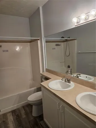 $1,875 | 13200 West Newberry Road, Unit Z145, Newberry, FL 32669