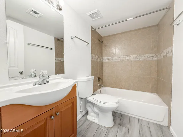 $995 | 349 North 11th Street, Unit 207, Phoenix, AZ 85006