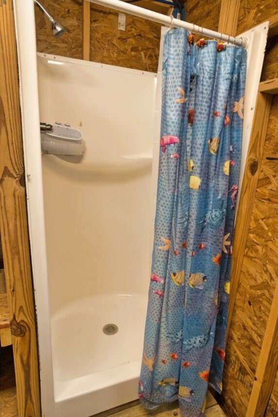 763 Gulfview North Sargent, TX 77414 - Photo 24 of 38 2 Bathroom downstairs