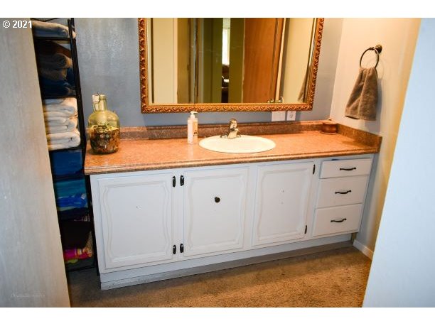 1300 Bennett Creek Road Cottage Grove, OR 97424 - Photo 6 of 22 Gallery Image 6