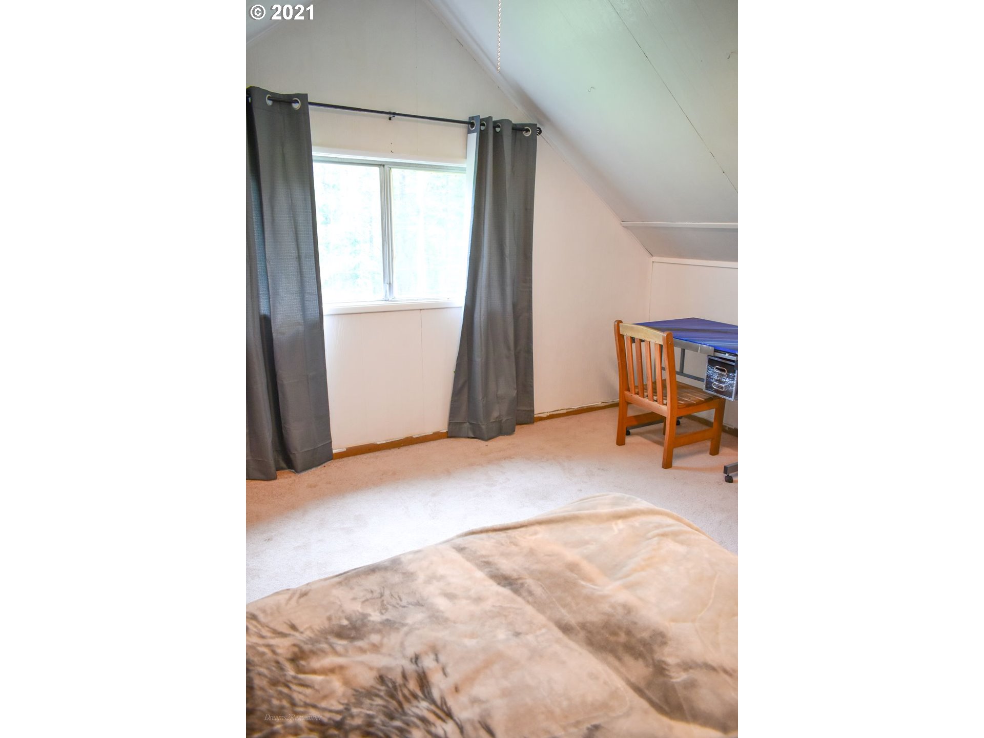 1300 Bennett Creek Road Cottage Grove, OR 97424 - Photo 9 of 22 Gallery Image 9