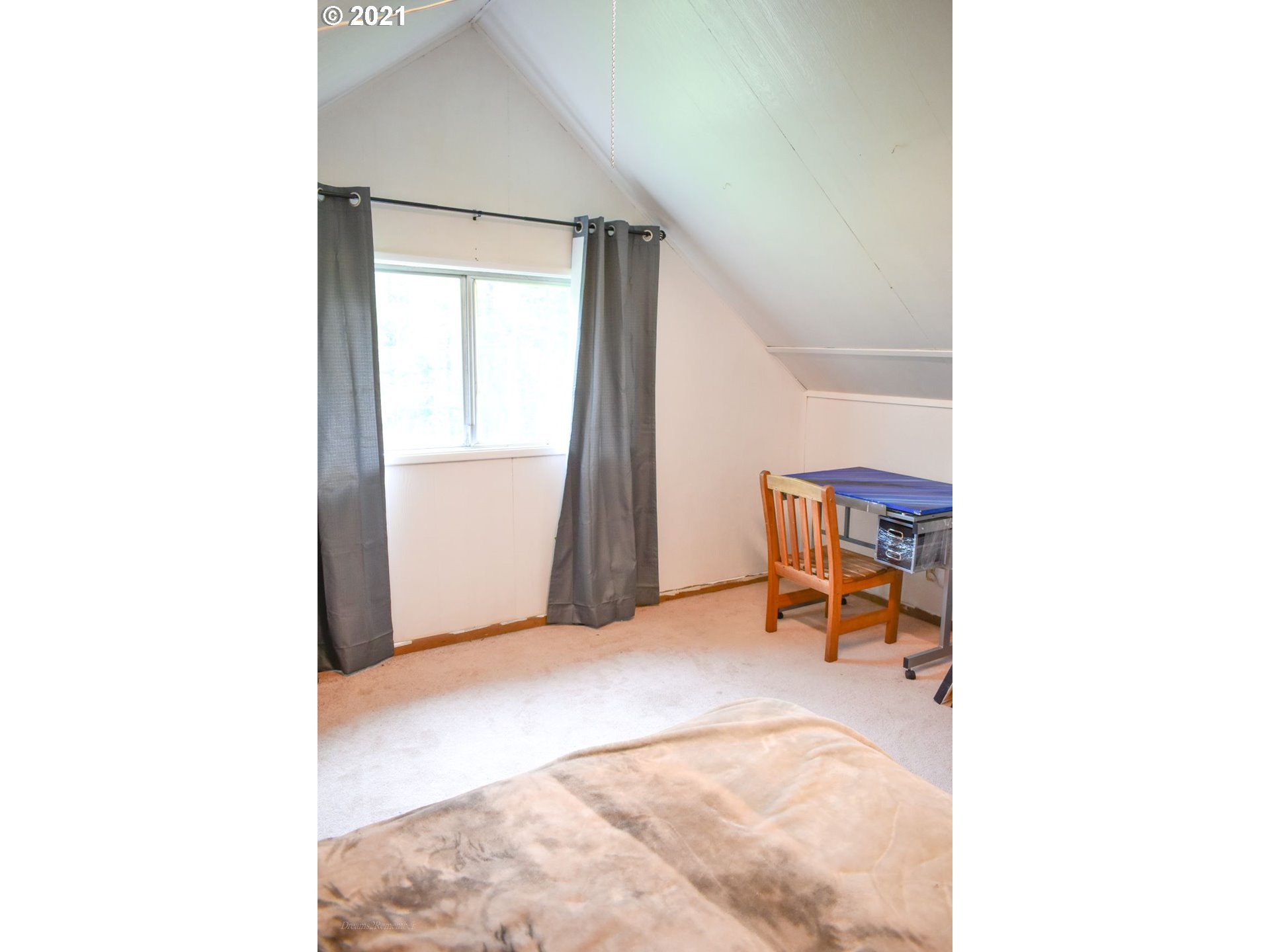 1300 Bennett Creek Road Cottage Grove, OR 97424 - Photo 10 of 22 Gallery Image 10