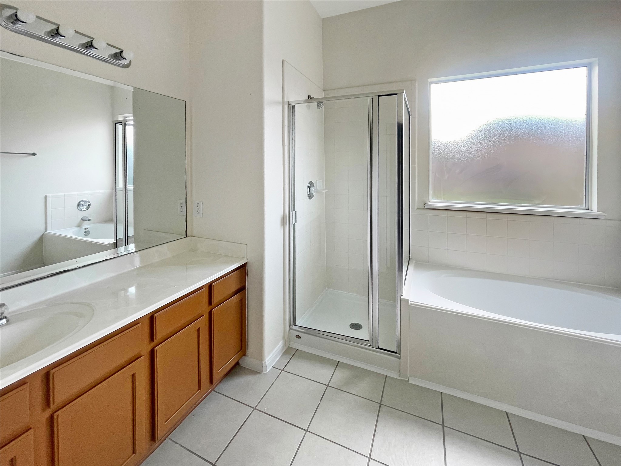 21314 Bella Flora Court Spring, TX 77379 - Photo 10 of 19 Primary Bath