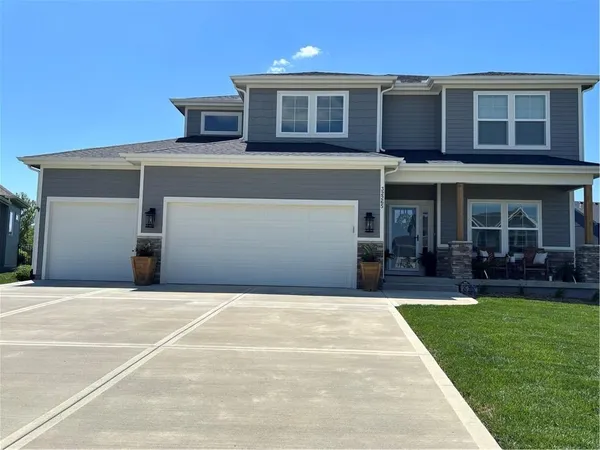 $565,000 | 32265 West 165th Terrace, Gardner, KS 66030